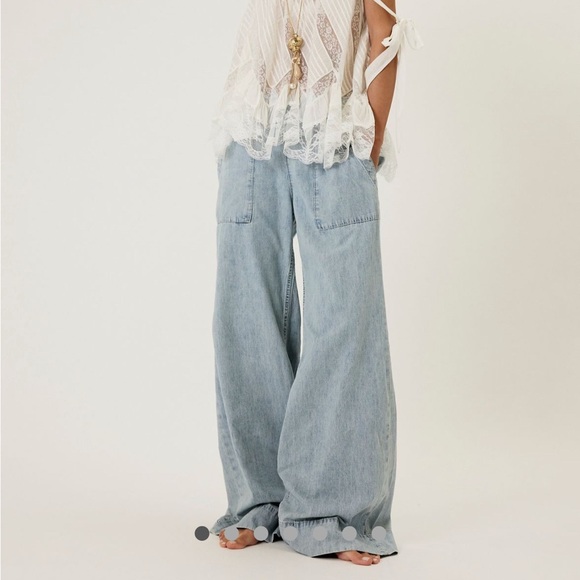 Free People Light Blue Flare Jeans - Picture 1 of 8